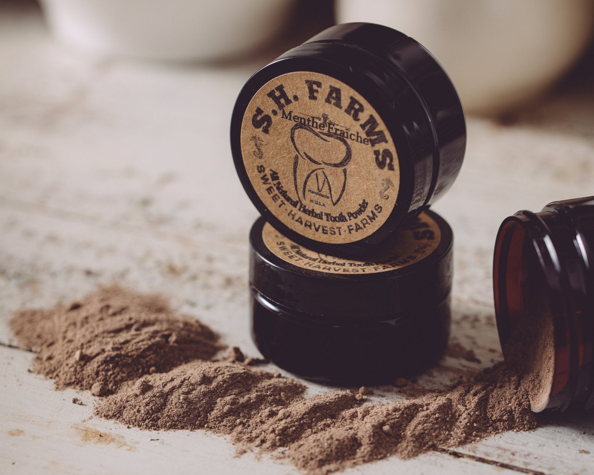 Fraiche Organic Tooth Powder Fluoride Free Enamel Gums Sweet Harvest Farms Everetts Place: Online Boutique