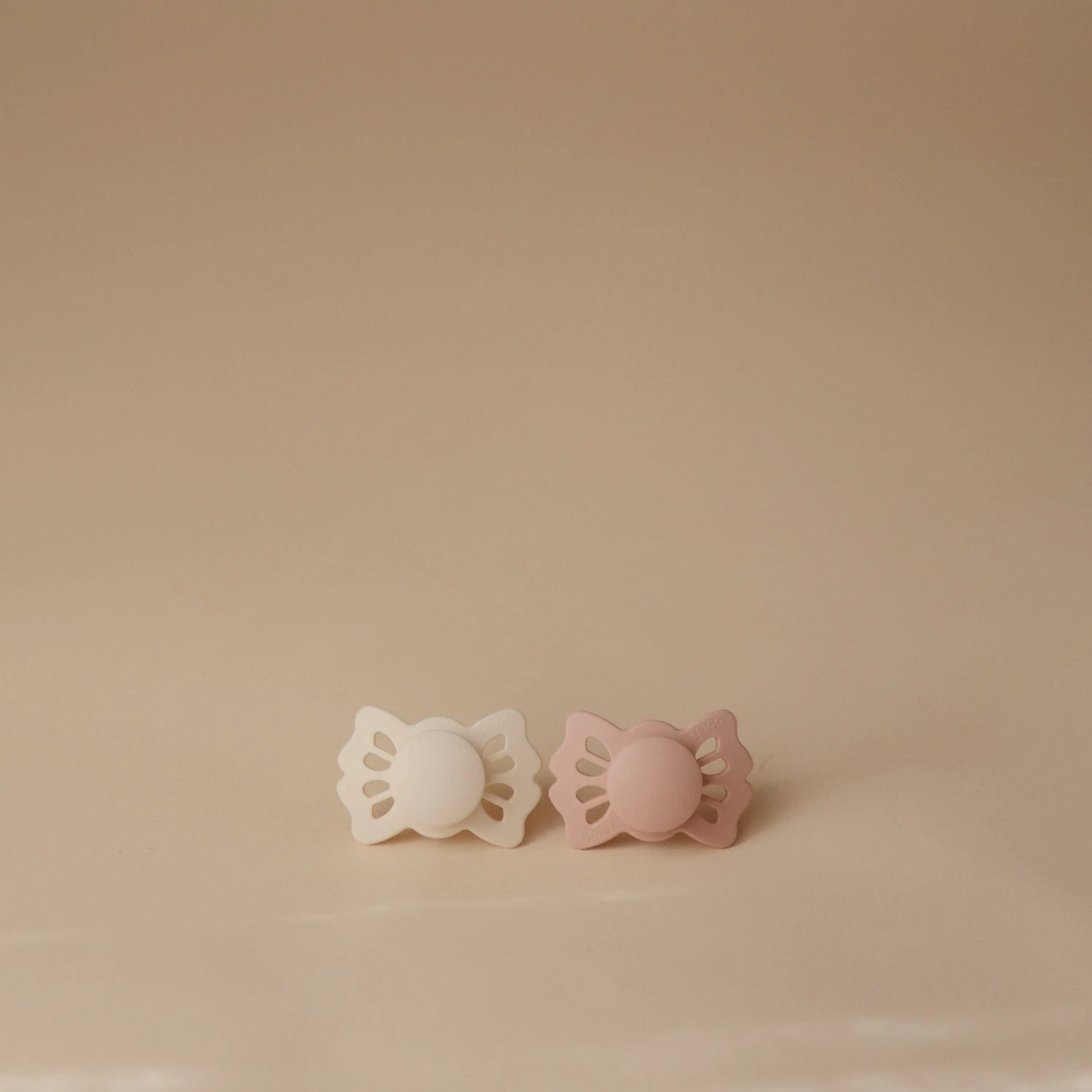 Frigg Lucky Symmetrical Silicone Pacifier 2 Pack 0 to 6 Months Mushie Everetts Place: Online Boutique