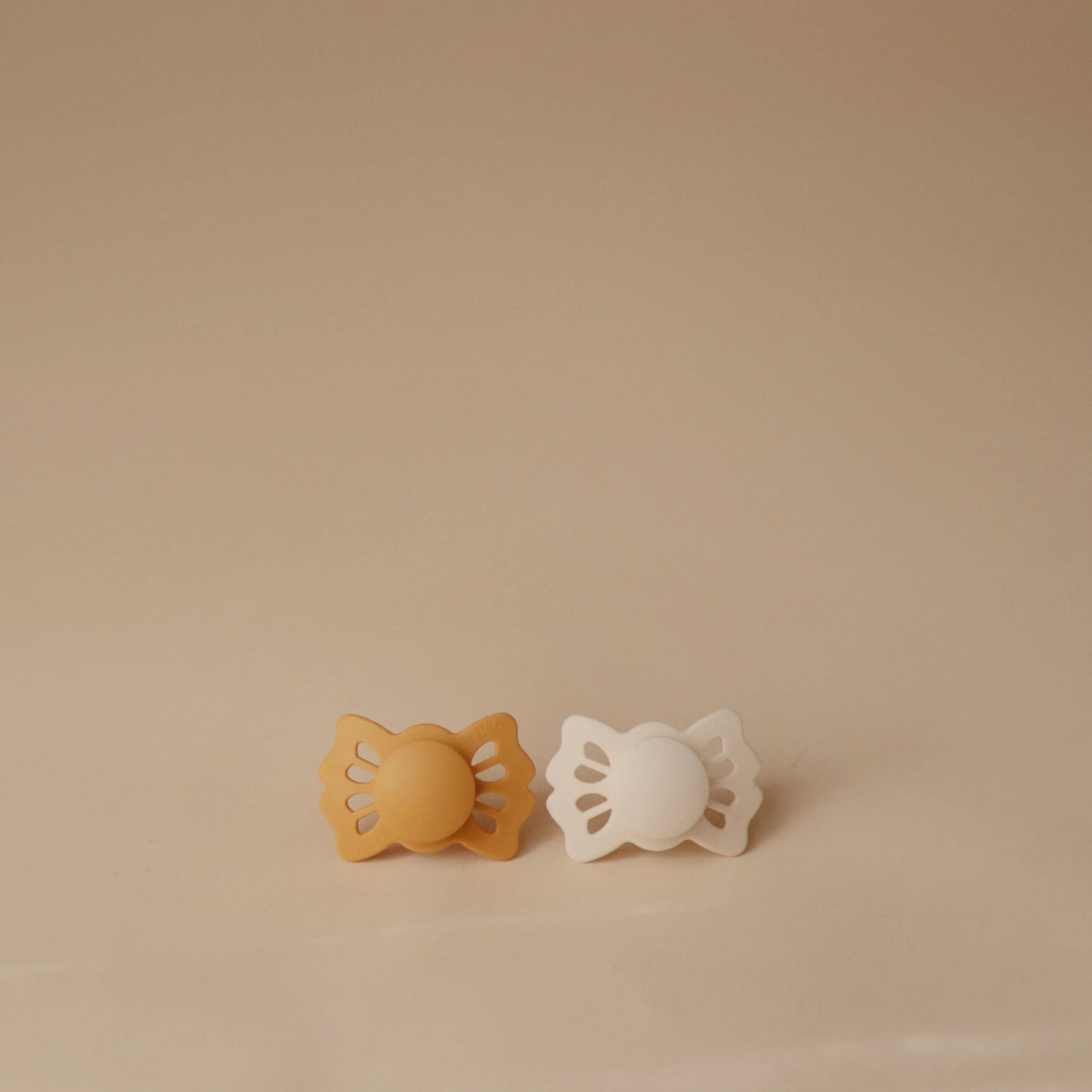 Frigg Lucky Symmetrical Silicone Pacifier 2 Pack 0 to 6 Months Mushie Everetts Place: Online Boutique