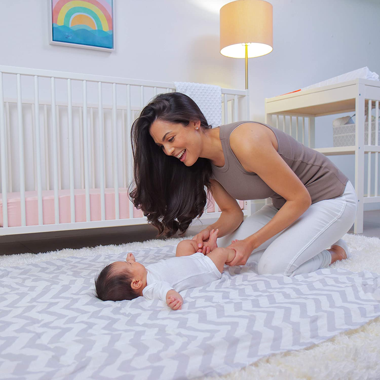 Grey Muslin Swaddle Blankets 4 Pack for Newborn Babies Comfy Cubs Everetts Place: Online Boutique