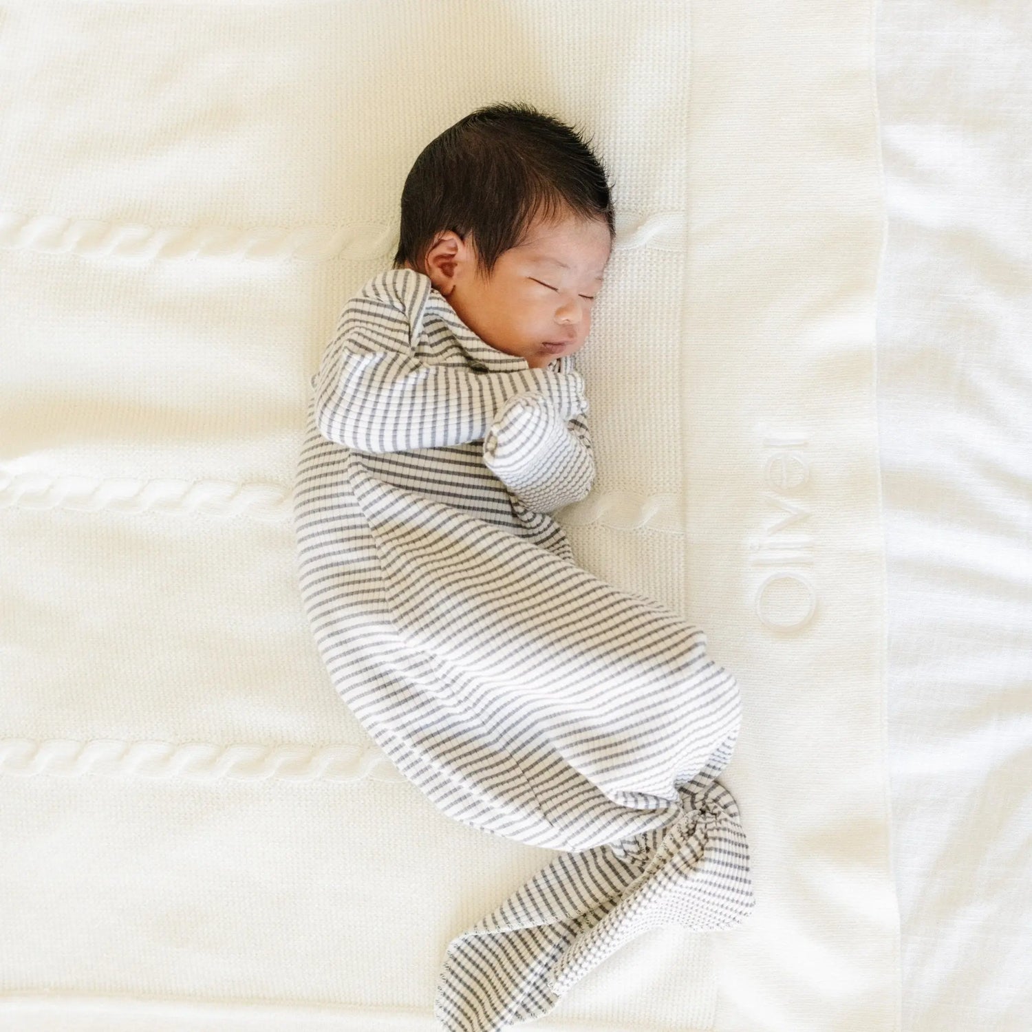 Heirloom Cotton Knit Receiving Blanket Cable Knit Saranoni - Everetts Place Boutique