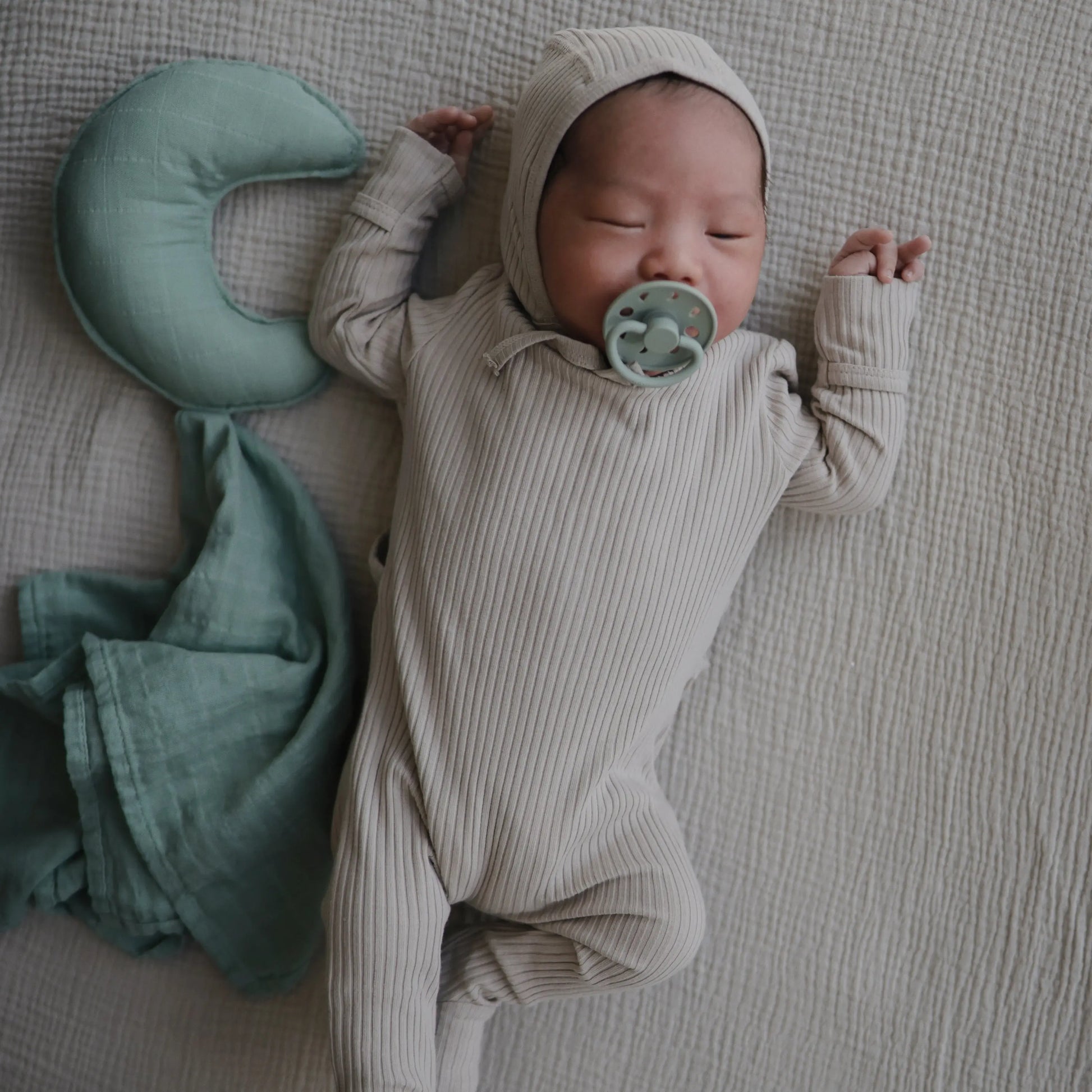 Extra Soft Bassinet Muslin Crib Sheet for Baby - 100 Percent Cotton Breathable Fabric Mushie