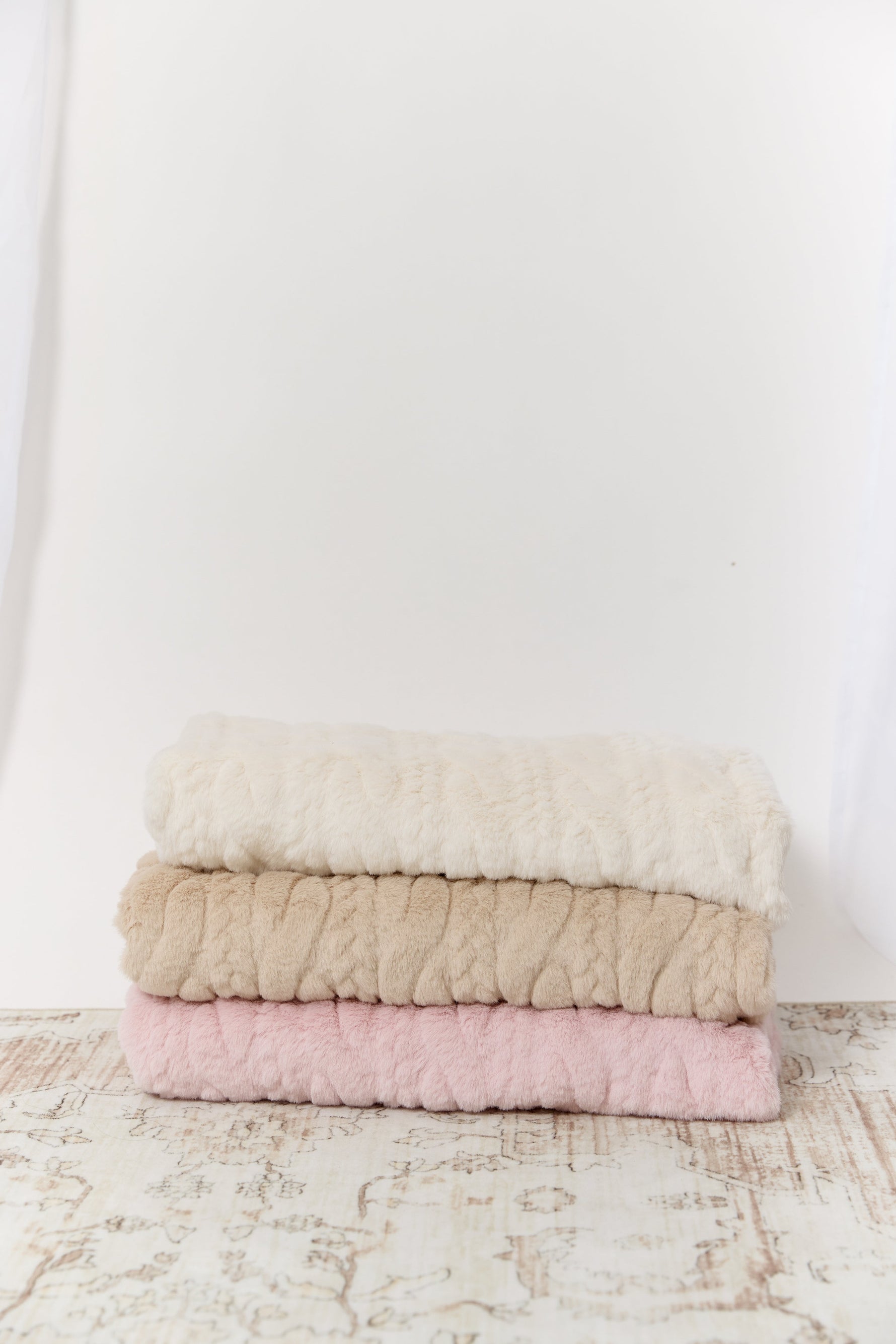 Atelier Cable Fur Blanket - Taupe by KIPP™ Collection