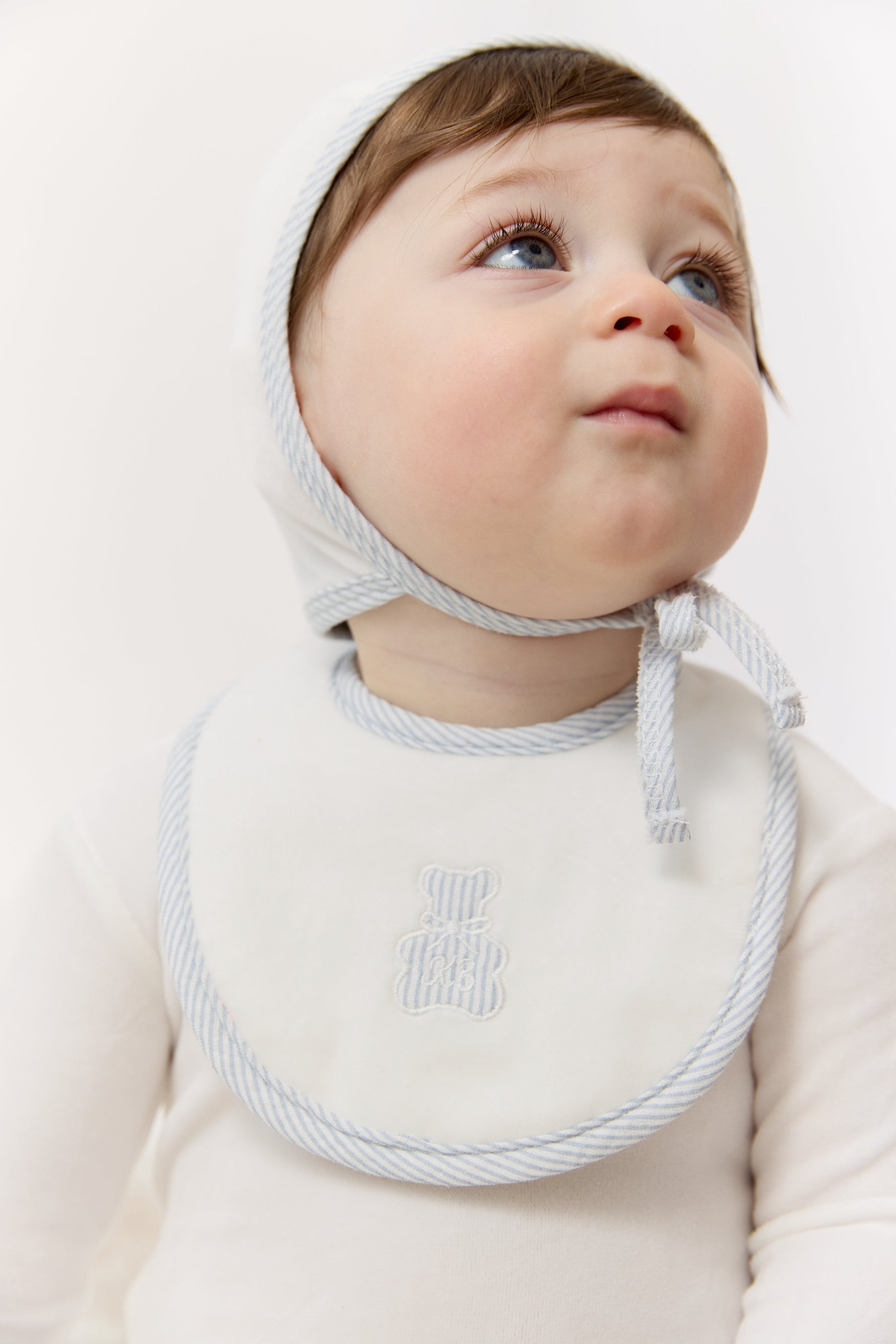 Petit Ours Bib - White Blue by KIPP™ Collection