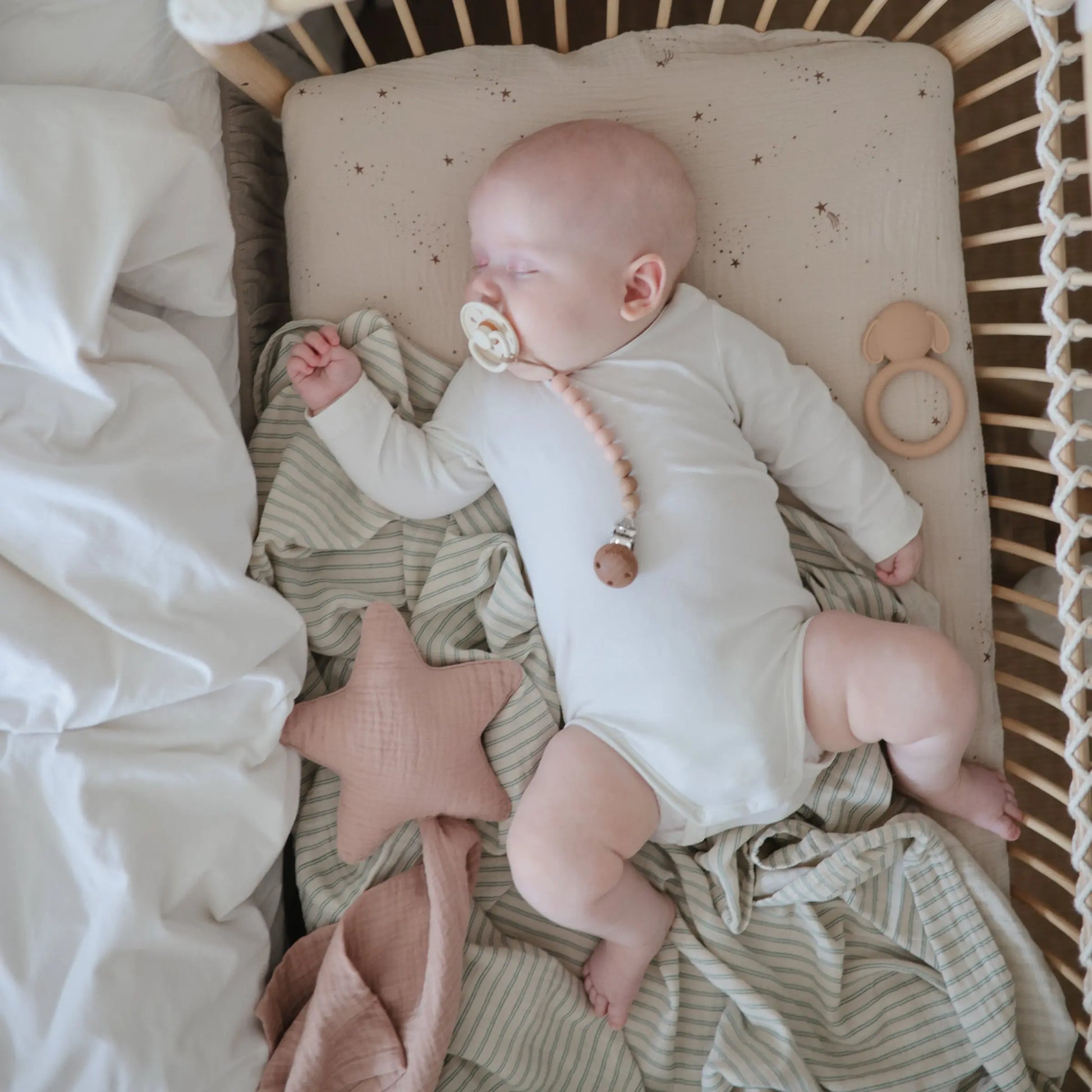 Extra Soft Muslin Crib Sheet for Baby 100% Cotton Breathable and Cozy Mushie