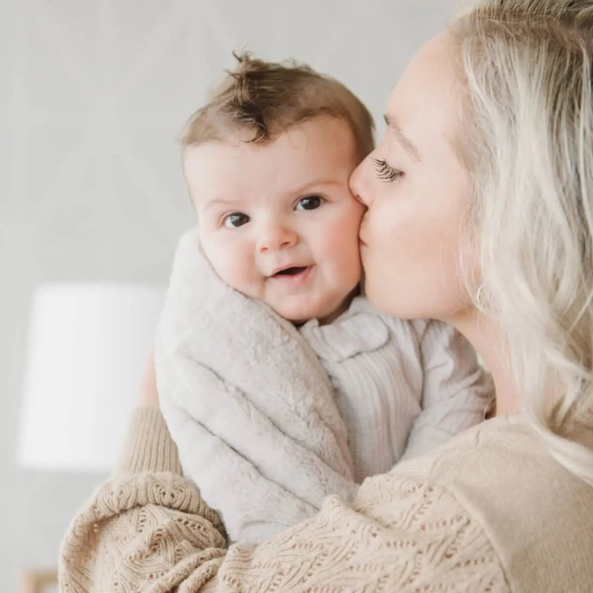 Saranoni Lush Receiving Blankets Soft Comfort For All Ages Family - Everetts Place Boutique - 