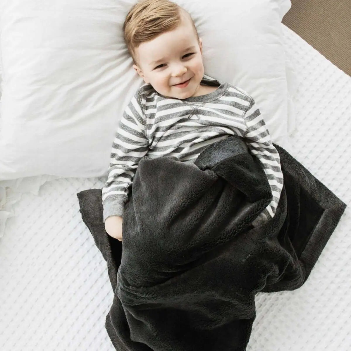 Saranoni Lush Receiving Blankets Soft Comfort For All Ages Family - Everetts Place Boutique - 