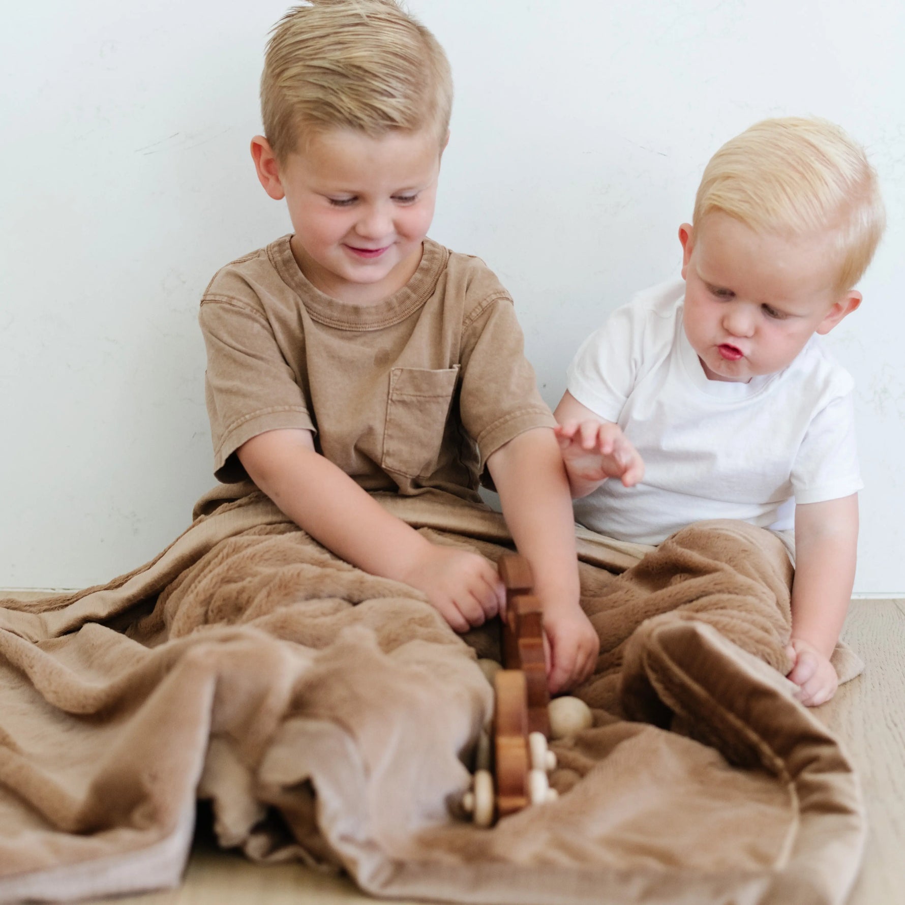 Lush Toddler Blankets Saranoni Luxury Plush Premium Saranoni Everetts Place Boutique 85.00