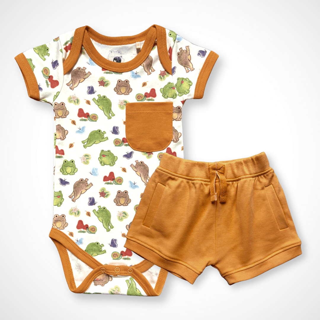 Baby two-piece set with short sleeve frog print bodysuit and matching shorts with front pockets