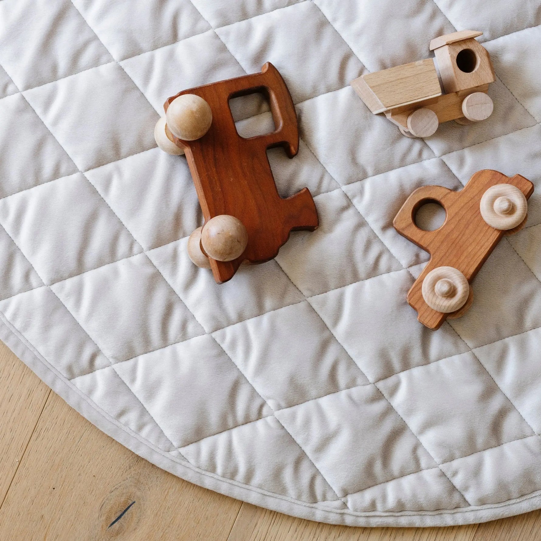 Minky Play Mat Circle Quilted Baby Activity Mat Saranoni Saranoni Everetts Place Boutique 32.00