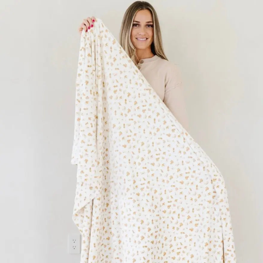Minky Stretch XL Throw Blanket Saranoni Cozy Swaddle Saranoni Everetts Place Boutique