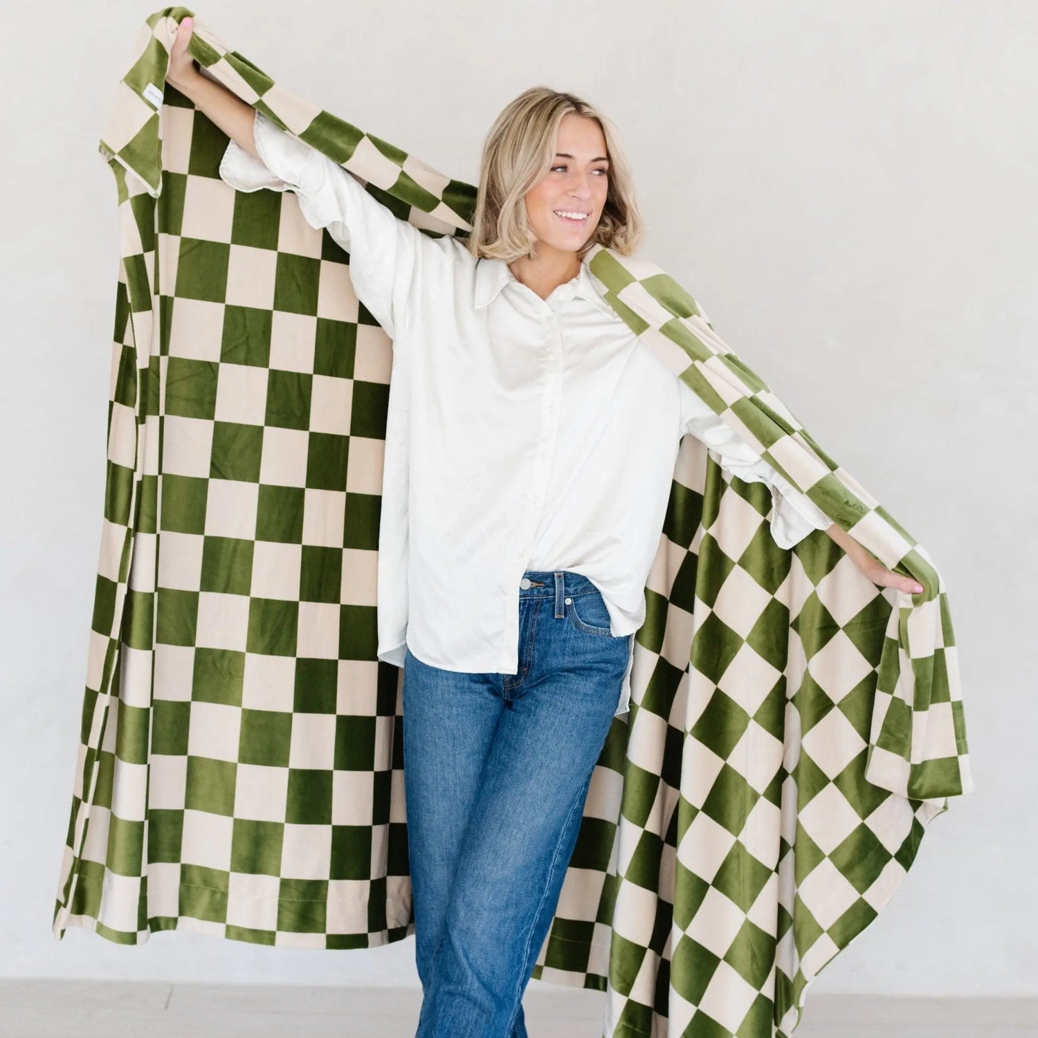 Minky Stretch XL Throw Blanket Saranoni Cozy Swaddle Saranoni Everetts Place Boutique 79.00