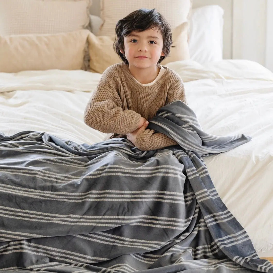 Minky Stretch XL Throw Blanket Saranoni Cozy Swaddle Saranoni Everetts Place Boutique