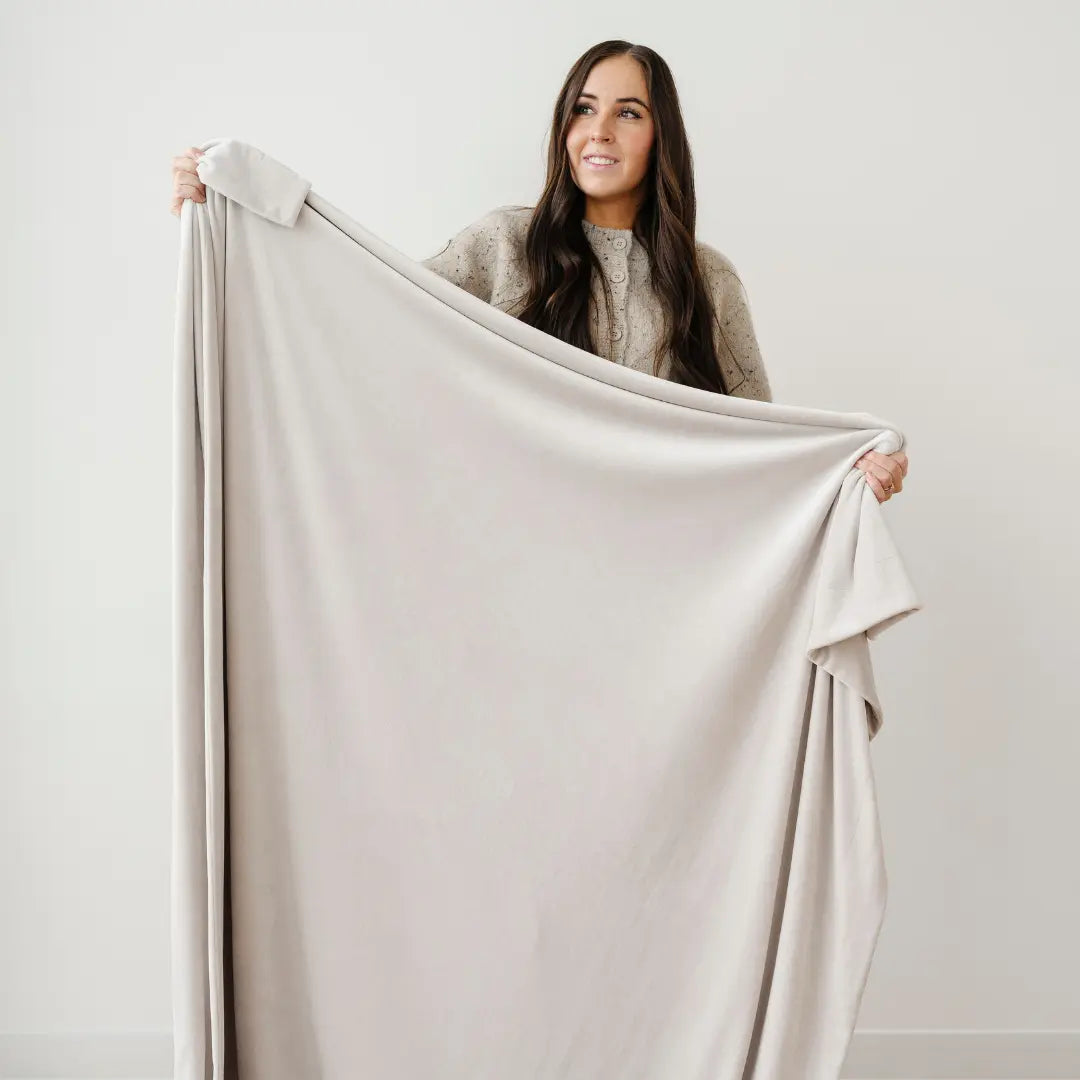 Minky Stretch XL Throw Blanket Saranoni Cozy Swaddle Saranoni Everetts Place Boutique