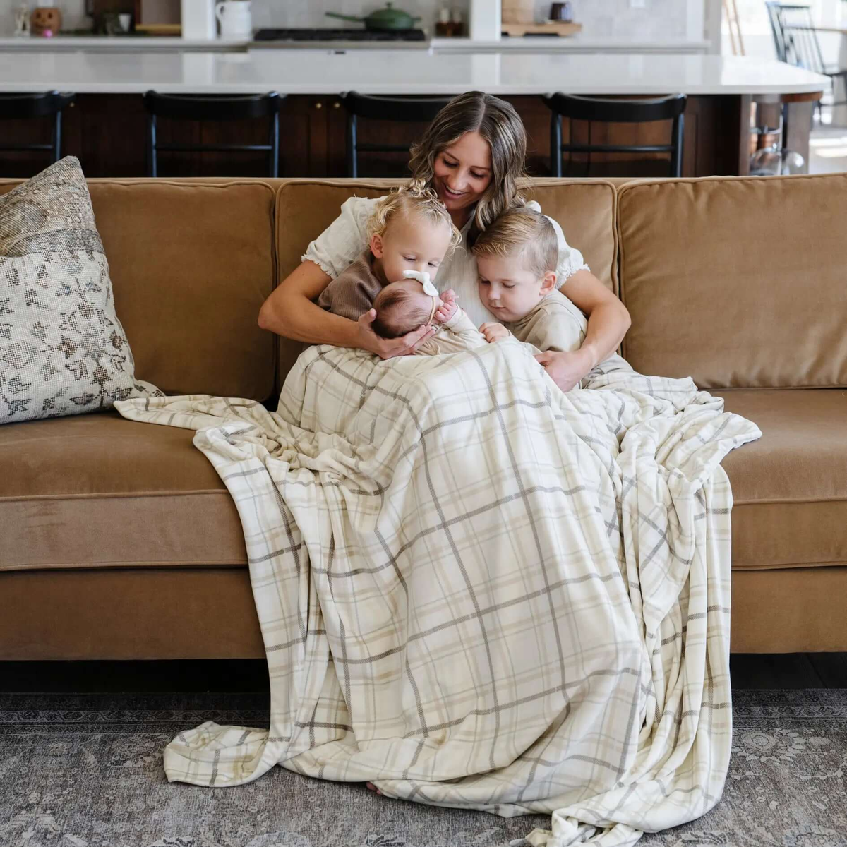 Minky Stretch XL Throw Blanket Saranoni Cozy Swaddle - Everetts Place Boutique - 