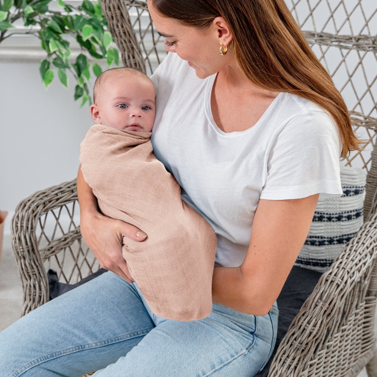 Comfy Cubs Muslin Blush Swaddle Blanket 1 Pack For Baby Multipurpose - Everetts Place Boutique - 