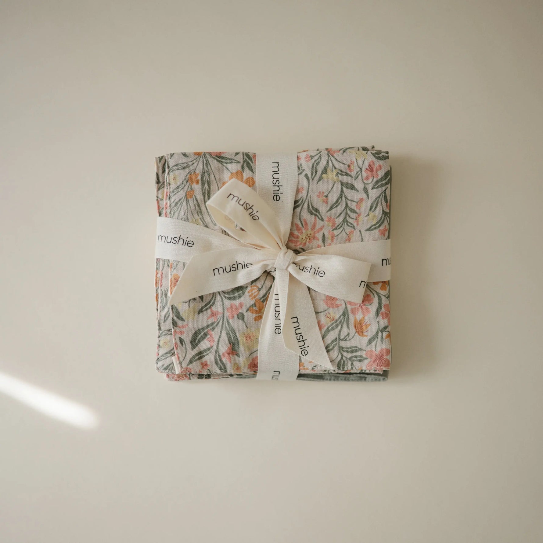 Mushie Muslin Cotton Washcloths Made of 100 Percent Organic Cotton - Home & Garden > Linens & Bedding > Towels > Bath Towels & Washcloths Muslin Cotton Washcloth