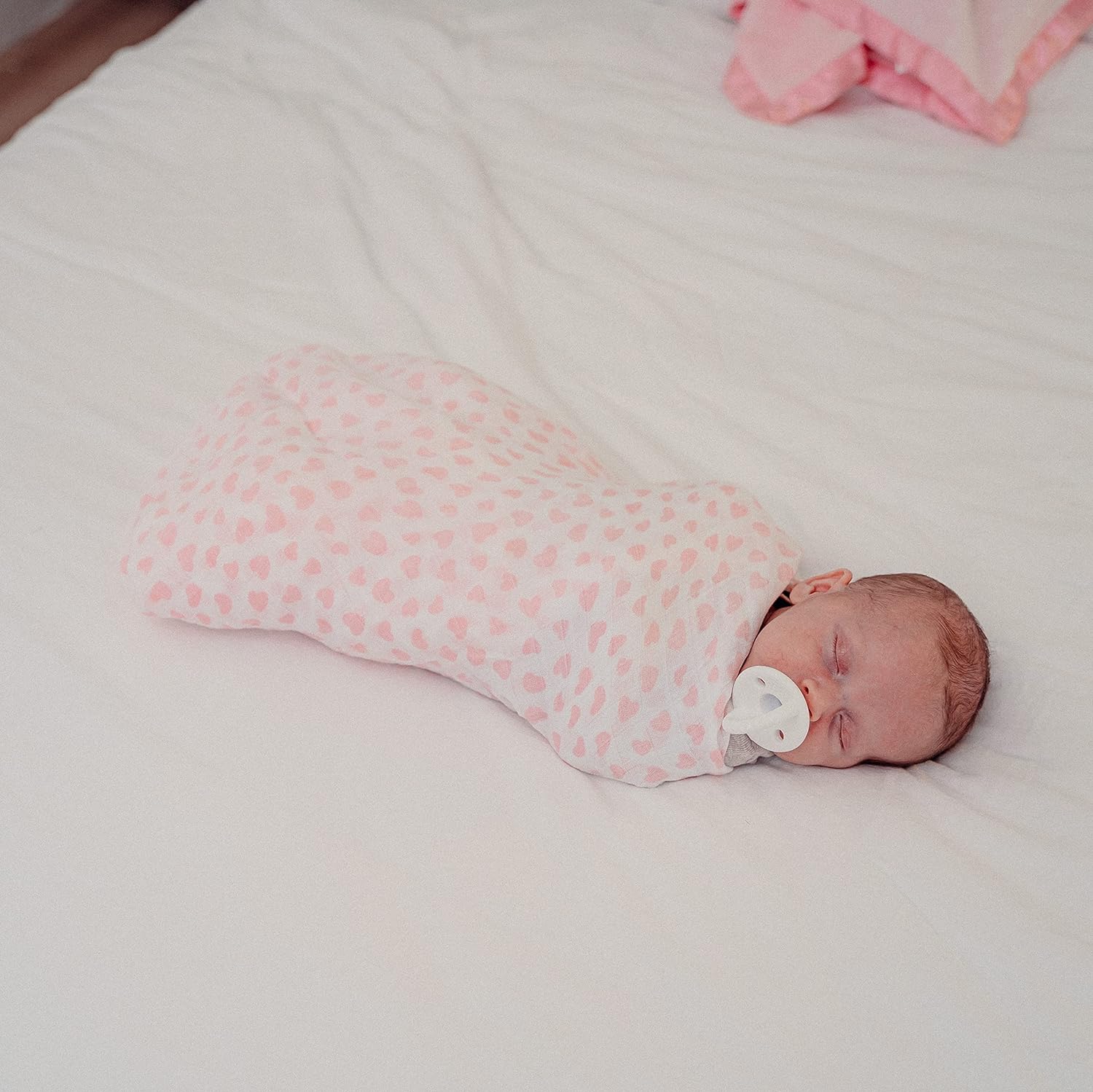 Muslin Swaddle Blankets Pink 4 Pack for Newborn Babies Comfy Cubs Everetts Place: Online Boutique