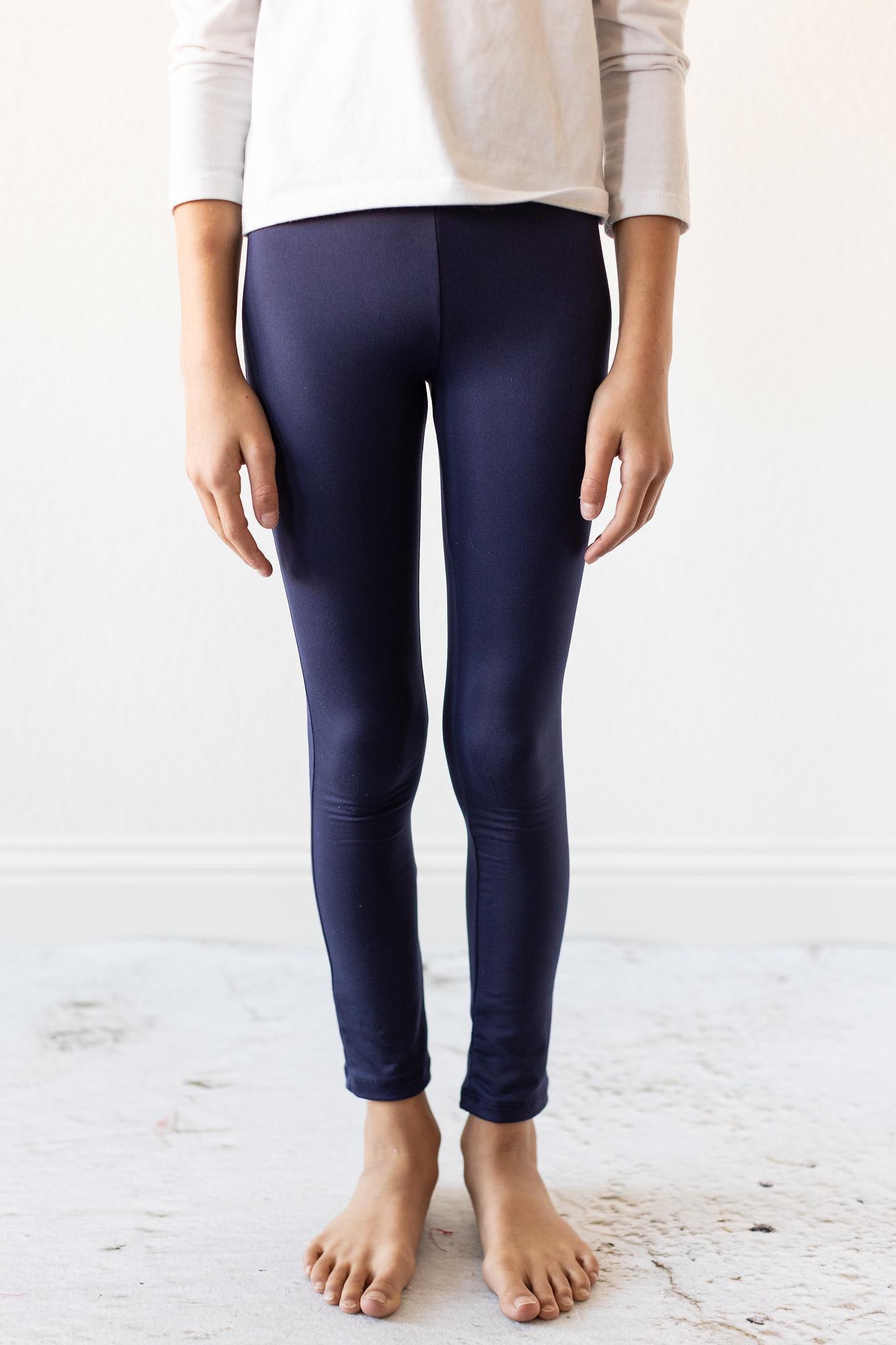 Mila & Rose organic baby navy leggings, soft and comfortable.