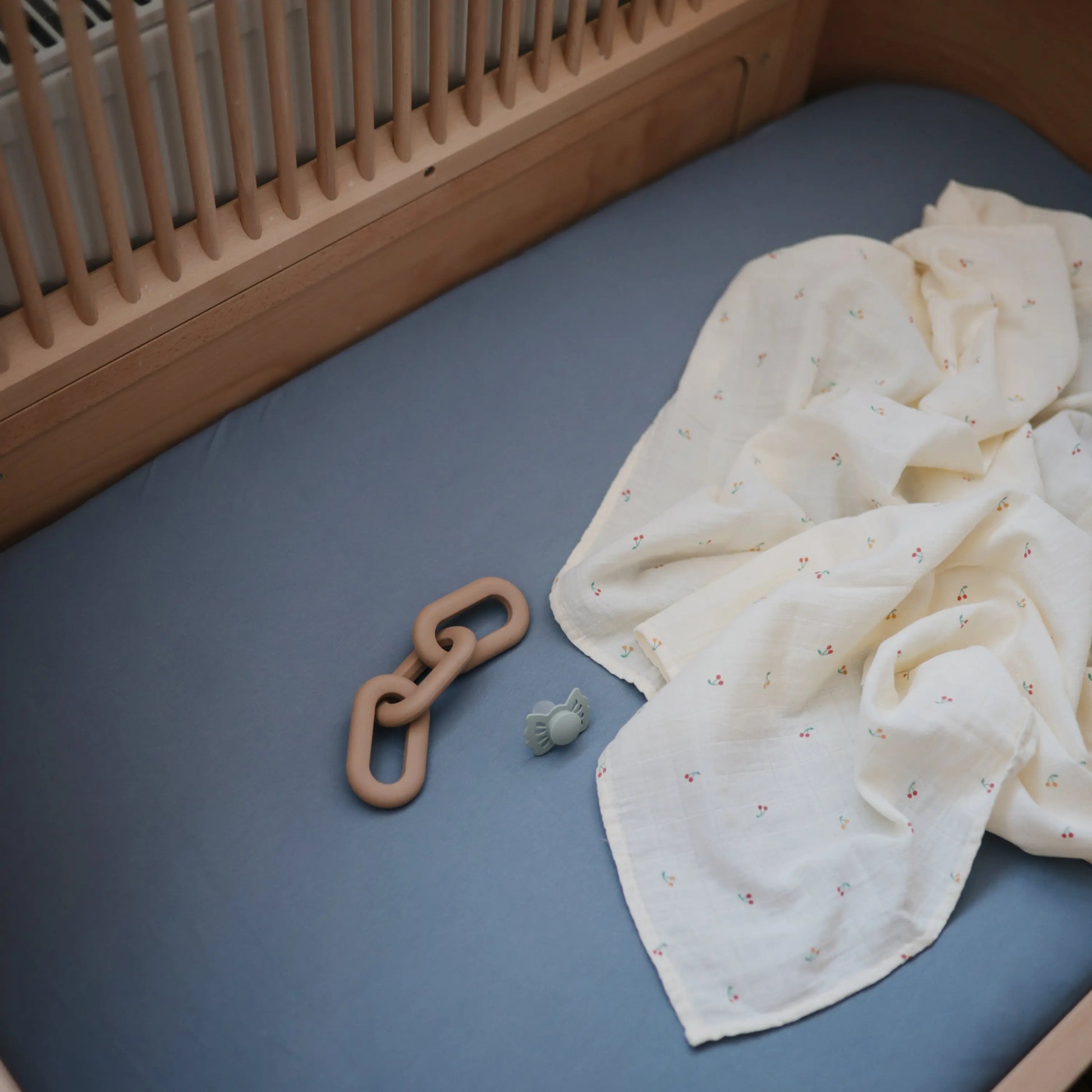 Stretchy Organic Cotton Crib Sheet Soft Breathable Pre-Washed with Elastic Edges Mushie