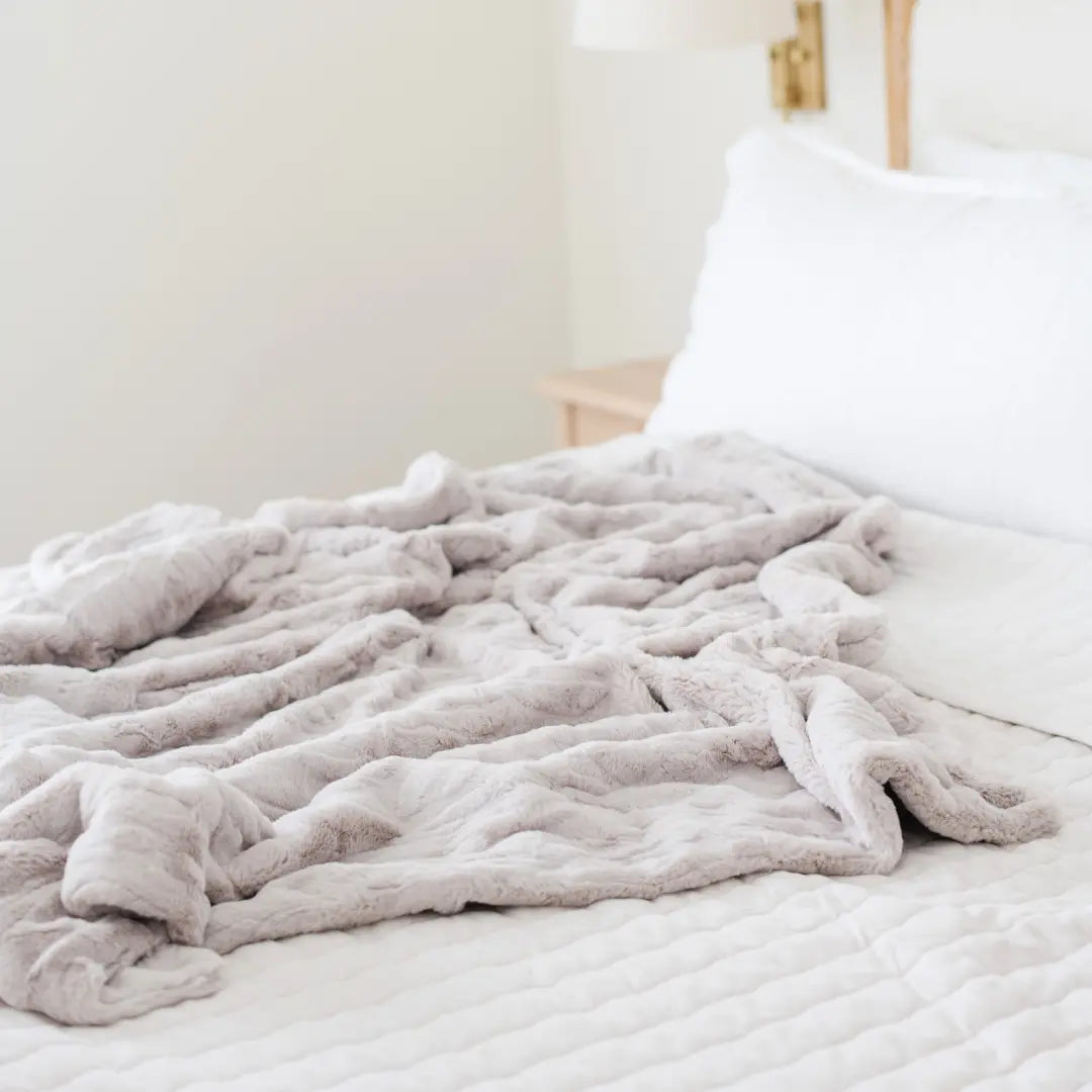 Patterned Faux Fur Throw Blanket Saranoni Luxuriously Soft Saranoni Everetts Place Boutique