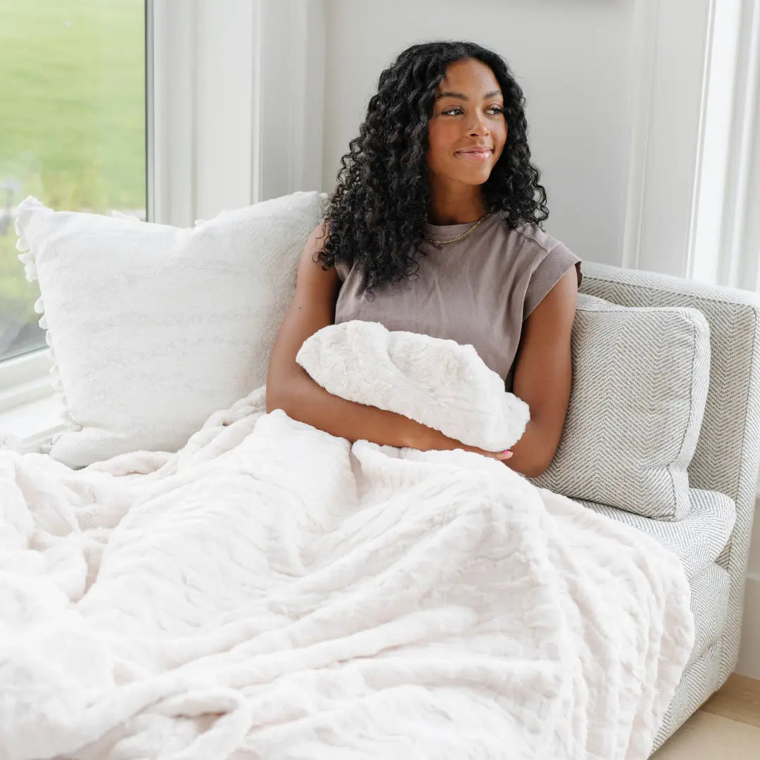 Patterned Faux Fur Throw Blanket Saranoni Luxuriously Soft Saranoni Everetts Place Boutique 119.00