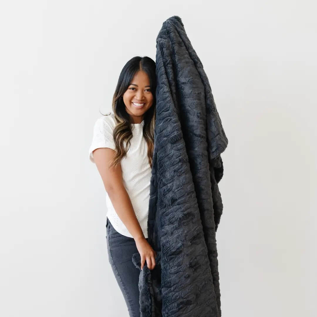 Saranoni Patterned Faux Fur Throw Blanket Saranoni Luxuriously Soft - Everetts Place Boutique - 