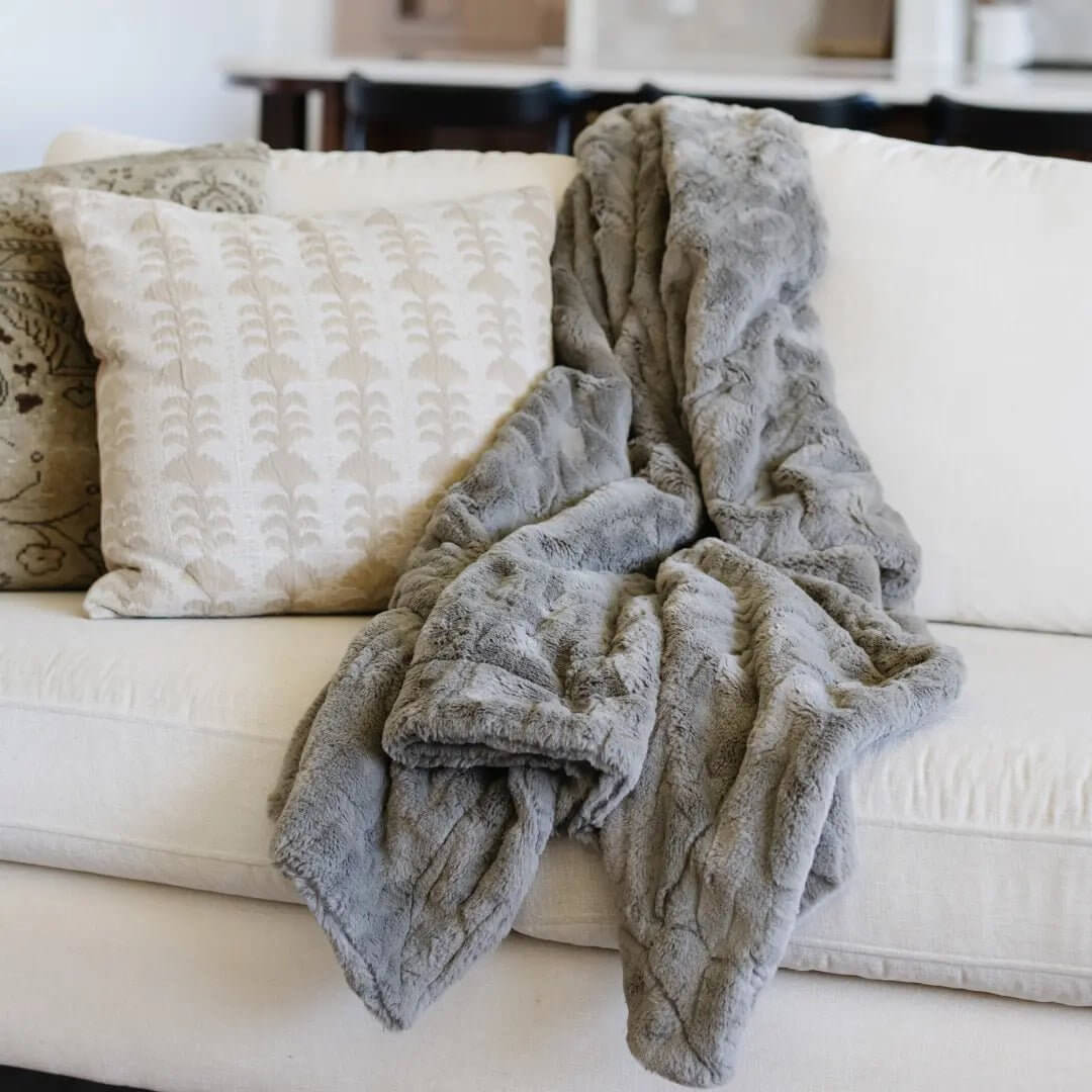 Saranoni Patterned Faux Fur Throw Blanket Saranoni Luxuriously Soft - Everetts Place Boutique - 