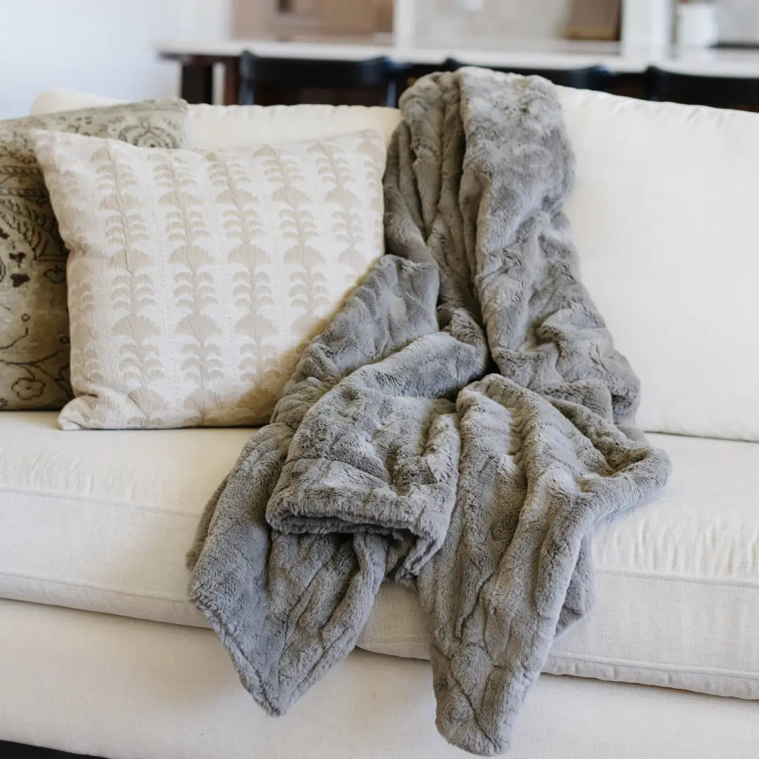 Patterned Faux Fur Throw Blanket Saranoni Luxuriously Soft Saranoni Everetts Place Boutique
