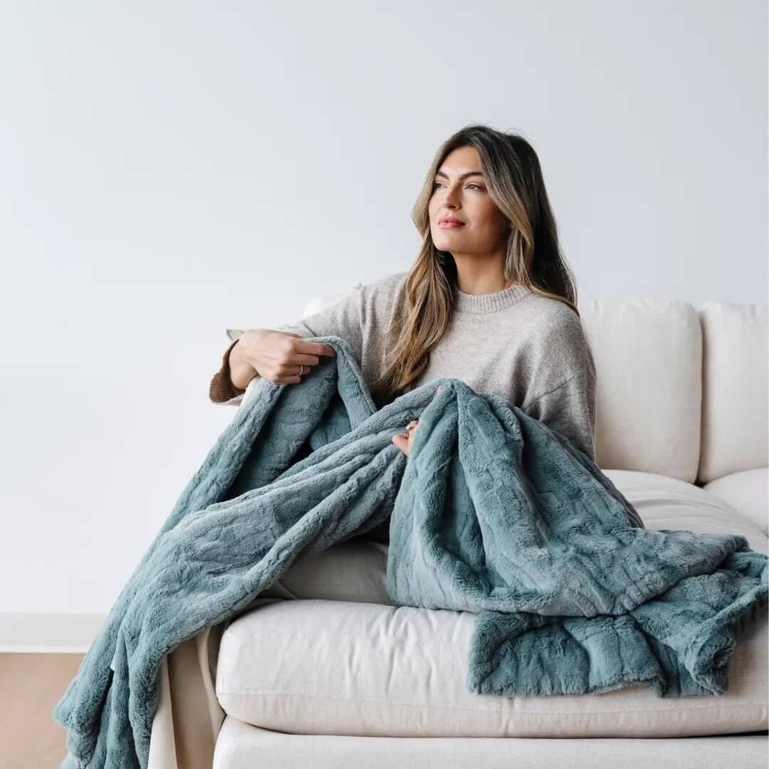 Patterned Faux Fur Throw Blanket Saranoni Luxuriously Soft - Everetts Place Boutique - 