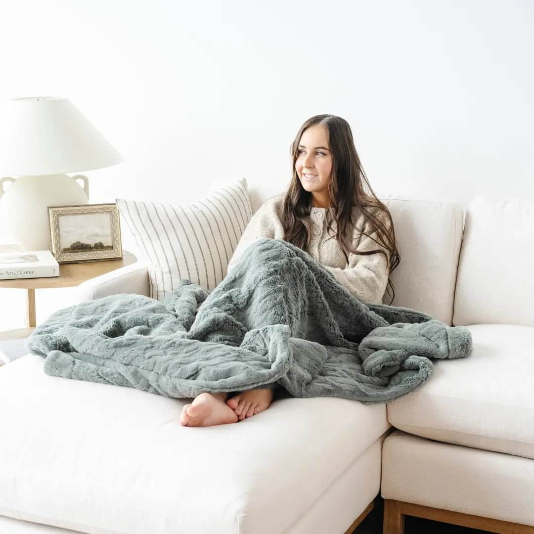 Patterned Faux Fur Throw Blanket Saranoni Luxuriously Soft Saranoni Everetts Place Boutique 119.00