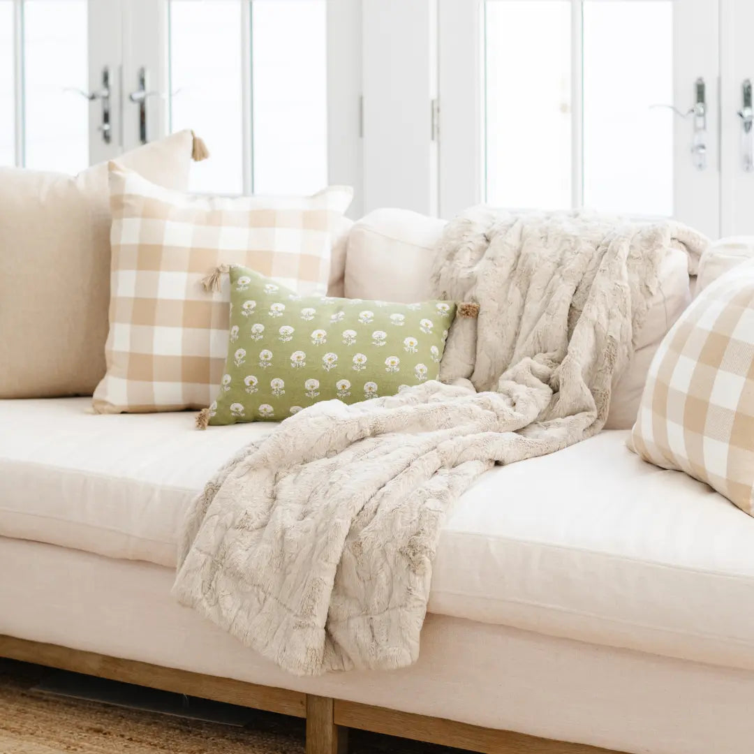 Patterned Faux Fur Throw Blanket Saranoni Luxuriously Soft Saranoni Everetts Place Boutique