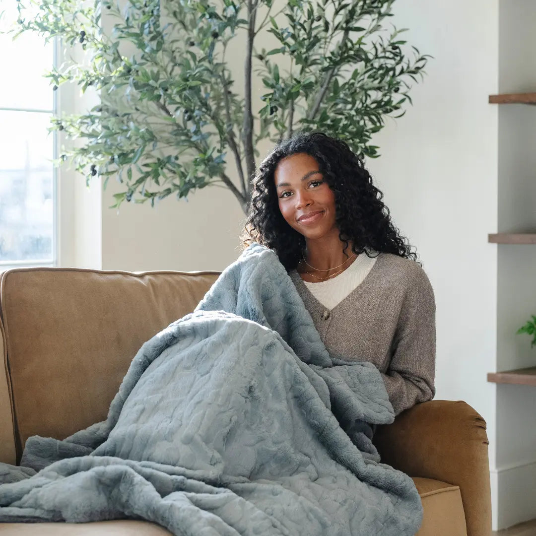 Patterned Faux Fur Throw Blanket Saranoni Luxuriously Soft Saranoni Everetts Place Boutique 119.00