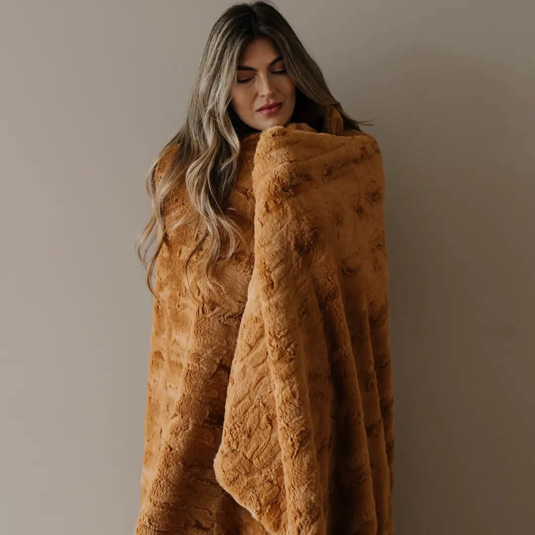 Patterned Faux Fur Throw Blanket Saranoni Luxuriously Soft - Everetts Place Boutique - 