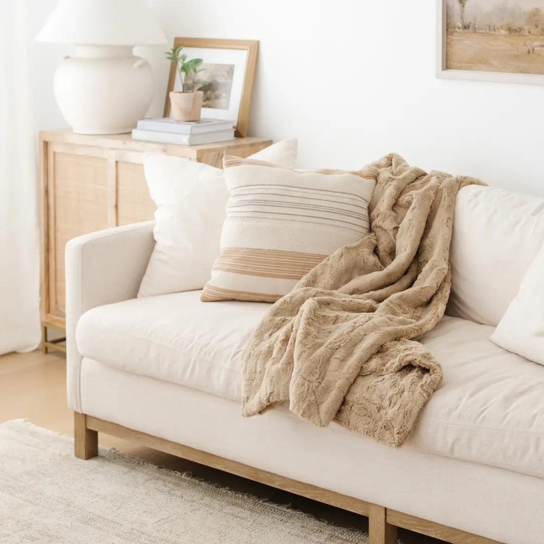 Patterned Faux Fur Throw Blanket Saranoni Luxuriously Soft Saranoni Everetts Place Boutique 119.00