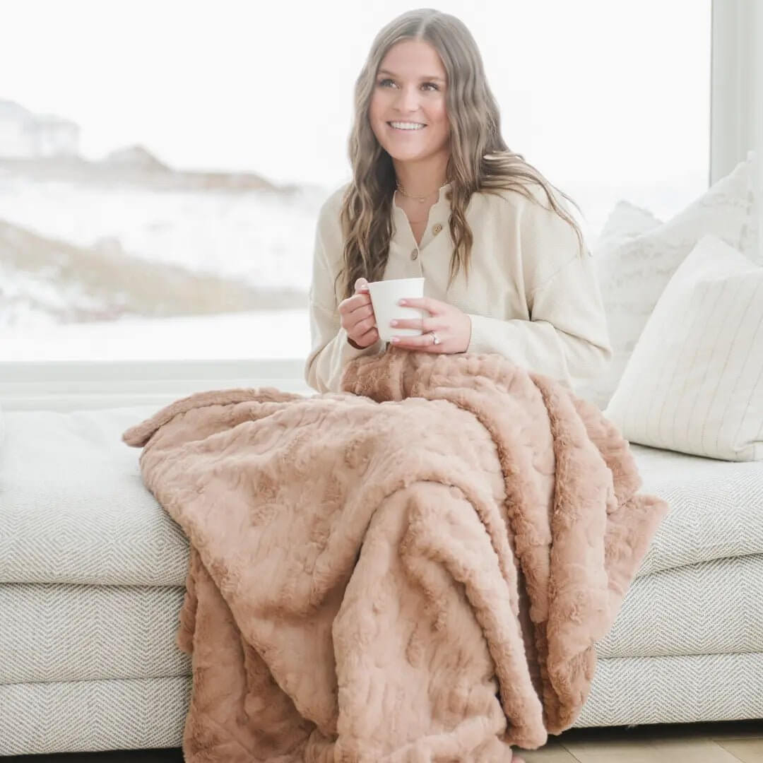 Saranoni Patterned Faux Fur Throw Blanket Saranoni Luxuriously Soft - Everetts Place Boutique - 