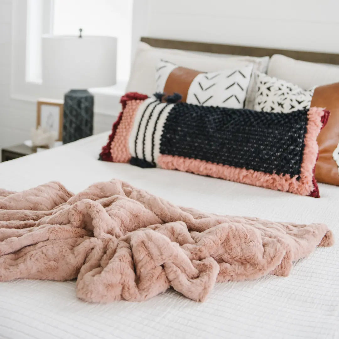 Patterned Faux Fur Throw Blanket Saranoni Luxuriously Soft Saranoni Everetts Place Boutique
