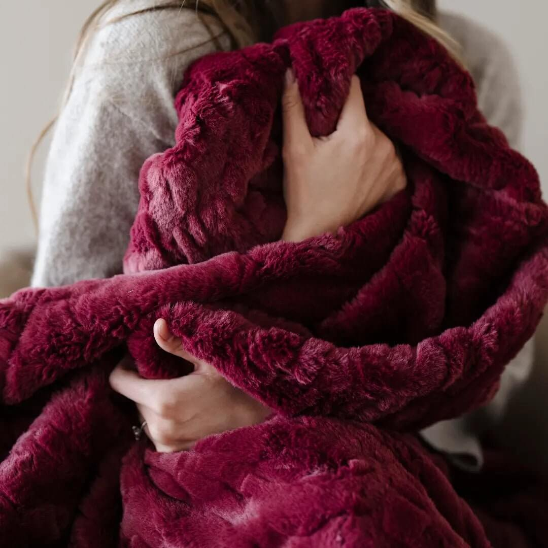 Patterned Faux Fur Throw Blanket Saranoni Luxuriously Soft - Everetts Place Boutique - 