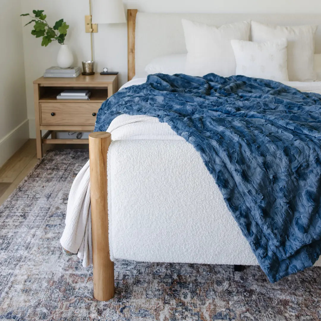 Patterned Faux Fur Throw Blanket Saranoni Luxuriously Soft Saranoni Everetts Place Boutique