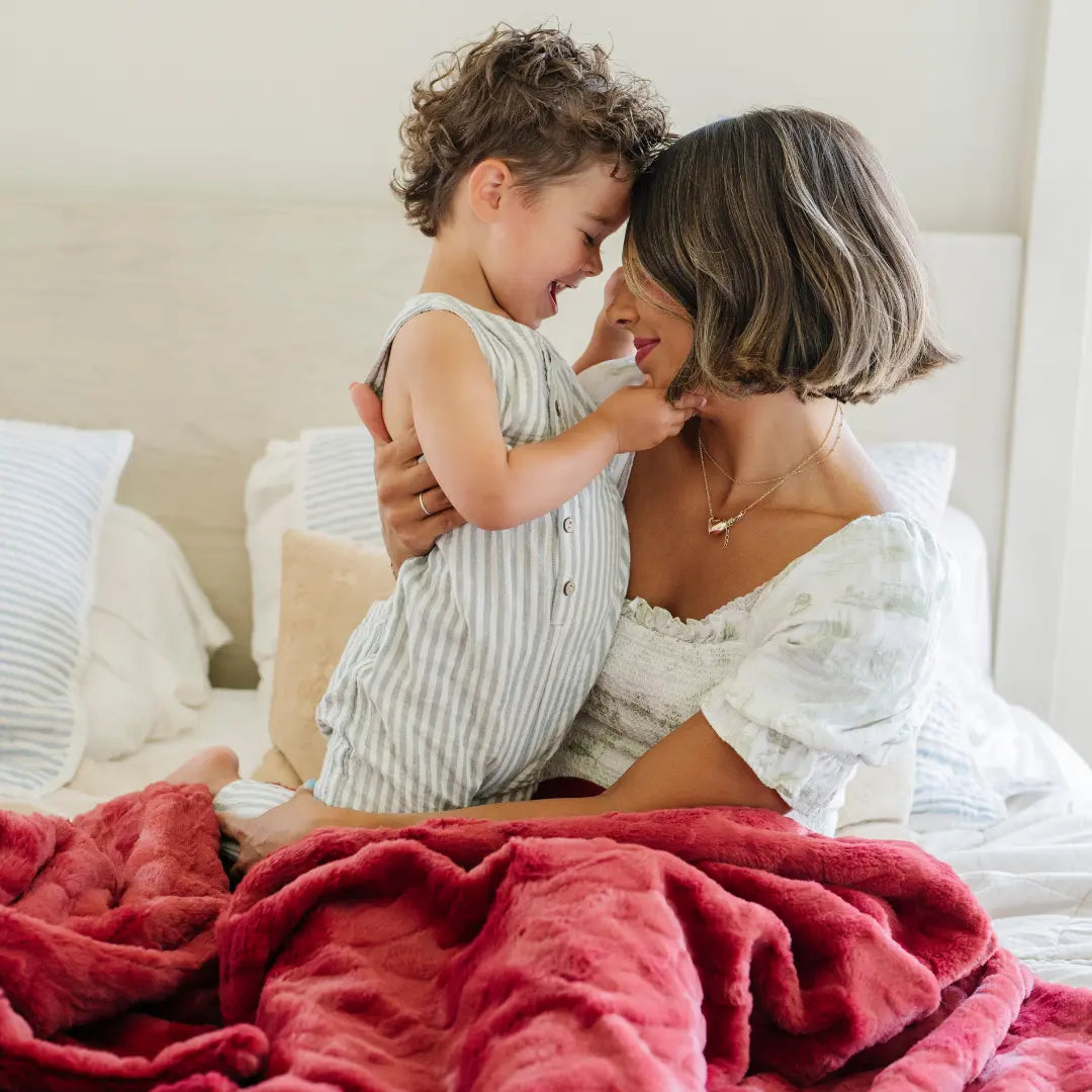 Patterned Faux Fur Throw Blanket Saranoni Luxuriously Soft Saranoni Everetts Place Boutique