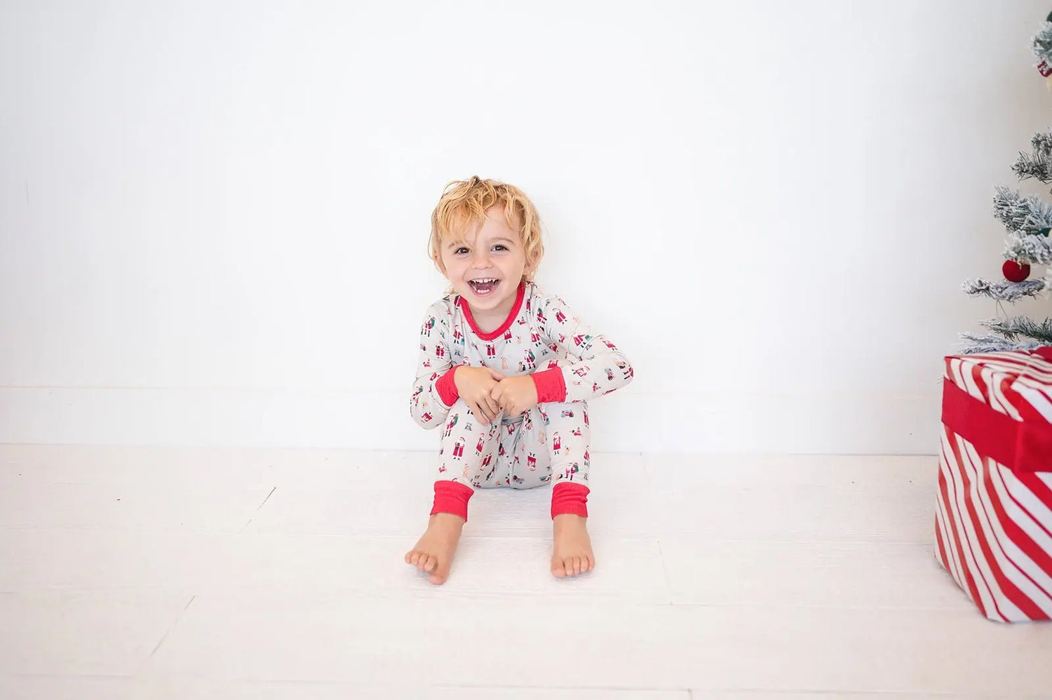 Dreamlet Paws And Claus Bamboo Pajamas Two Piece Set Dreamlet - Apparel & Accessories > Clothing > Baby & Toddler Clothing > Baby & Toddler Sleepwear Two Piece PJs