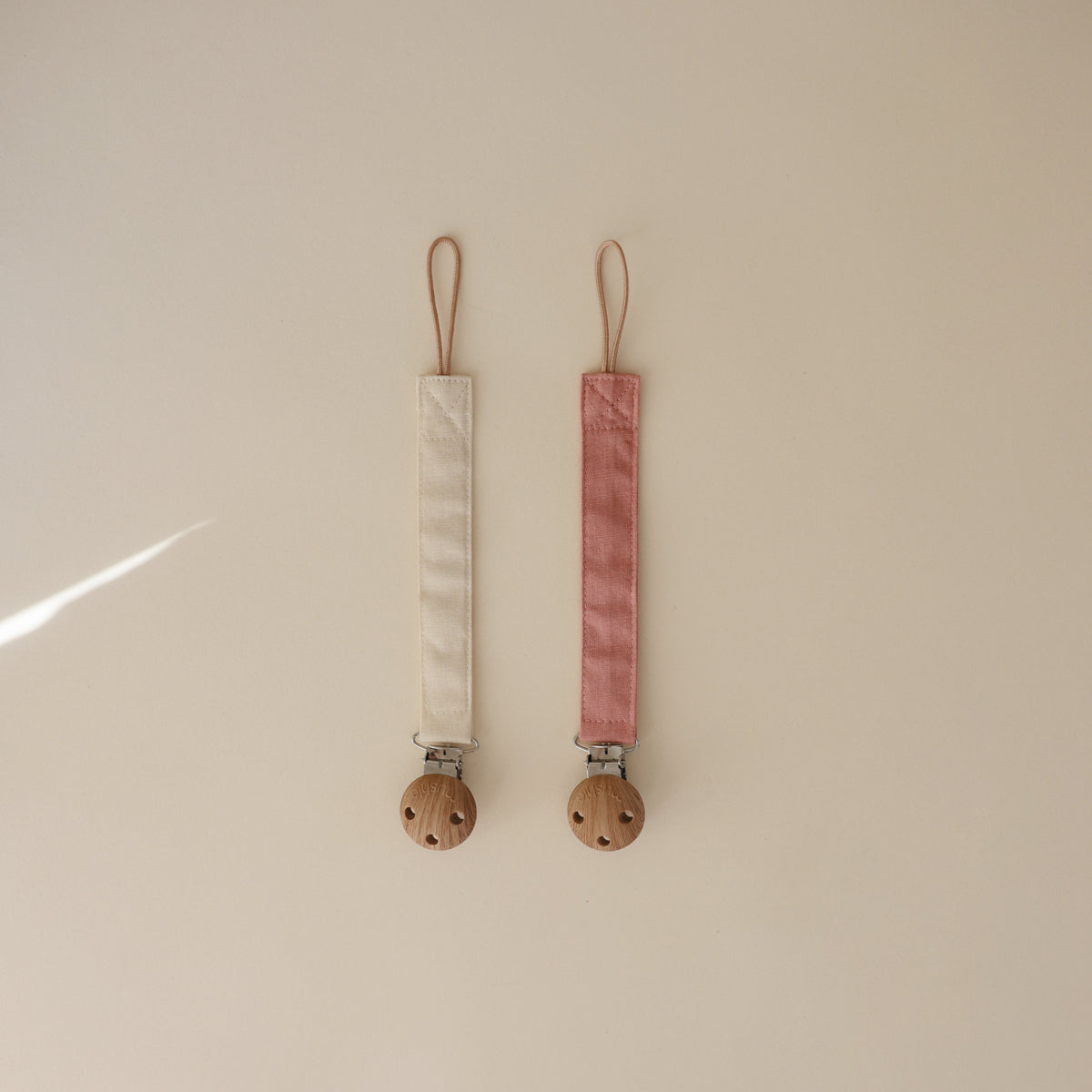Linen Pacifier Clip, 2-Pack by Mushie