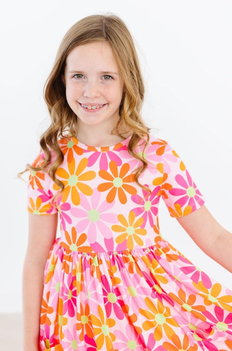 Mila & Rose ® Retro Daisies Short Sleeve Pocket Twirl Dress Mila Rose - Everetts Place Boutique - 