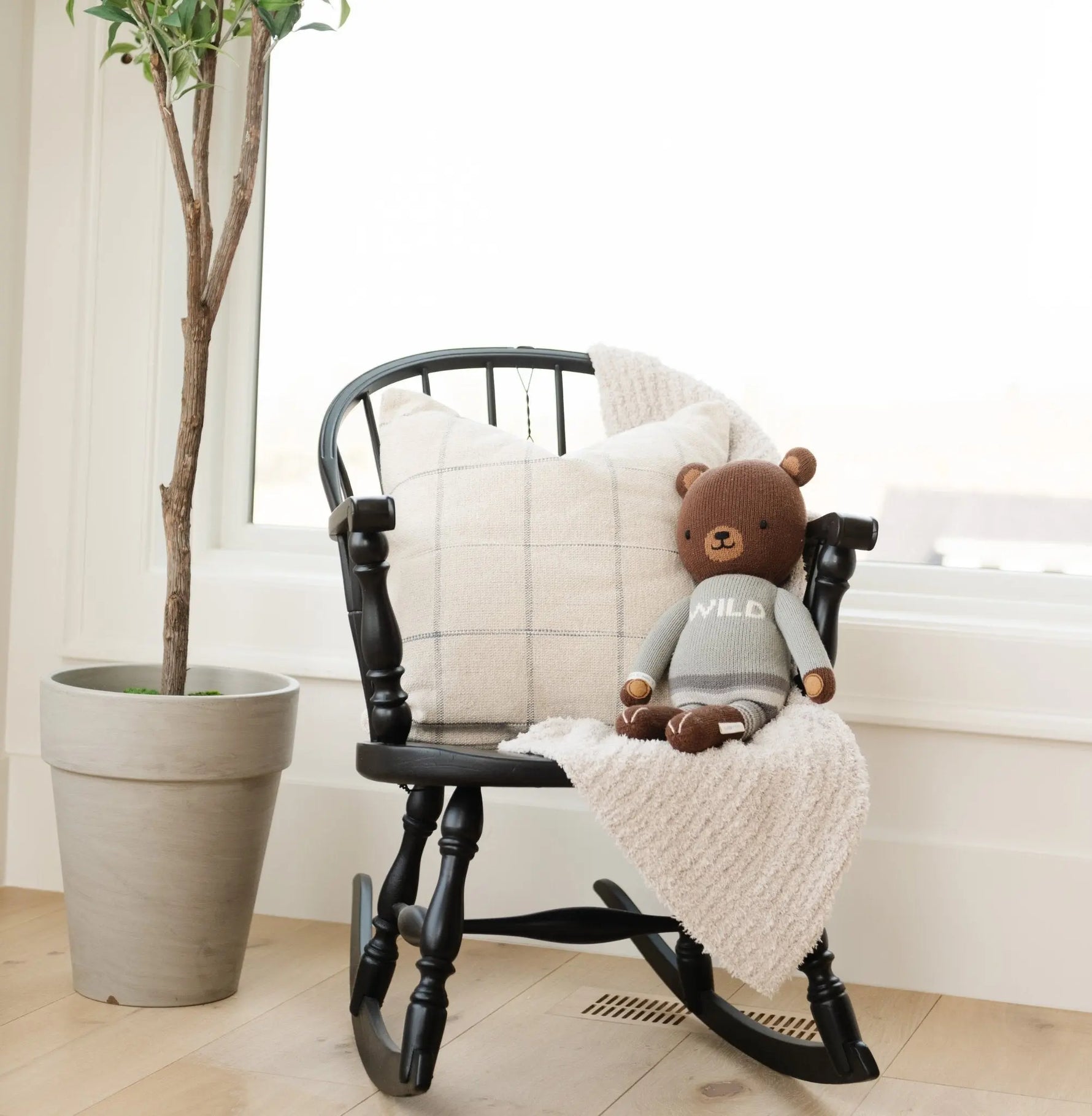 Ribbed Bamboni Receiving Blanket Soft Cozy Baby Blanket Saranoni Everetts Place Boutique