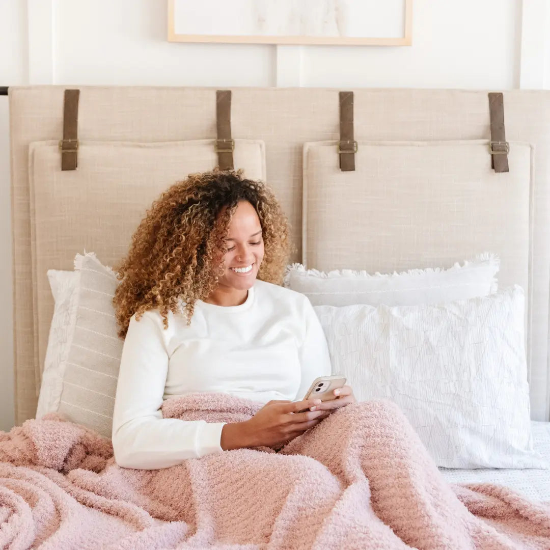 Ribbed Bamboni Throw Blankets Soft Cozy Luxury Premium Saranoni Everetts Place Boutique