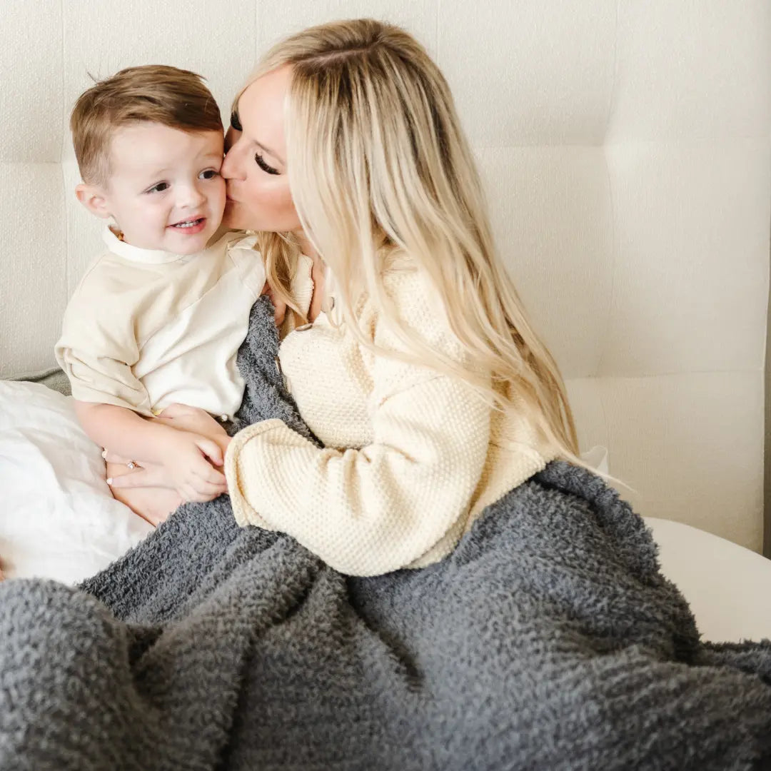 Ribbed Bamboni Throw Blankets Soft Cozy Luxury Premium Saranoni Everetts Place Boutique