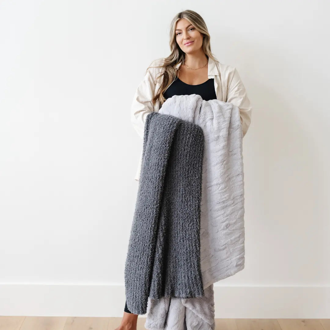 Ribbed Bamboni Throw Blankets Soft Cozy Luxury Premium Saranoni Everetts Place Boutique