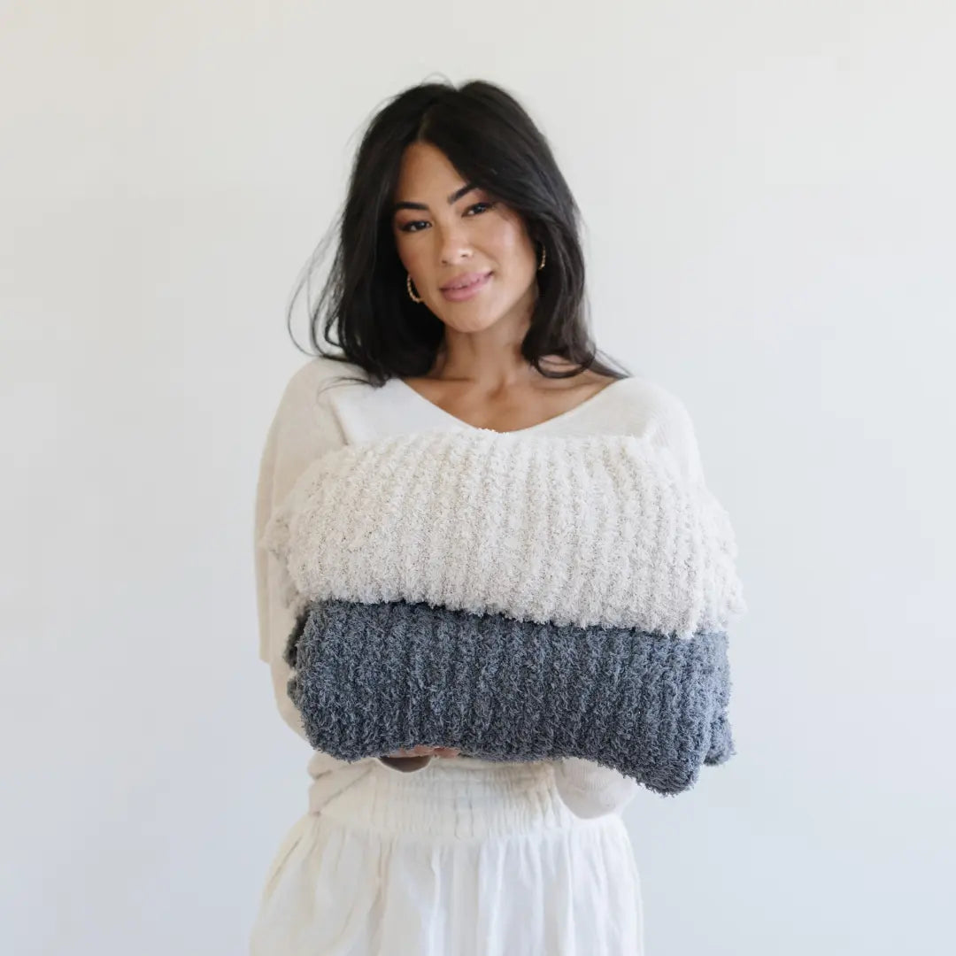 Ribbed Bamboni Throw Blankets Soft Cozy Luxury Premium Saranoni Everetts Place Boutique
