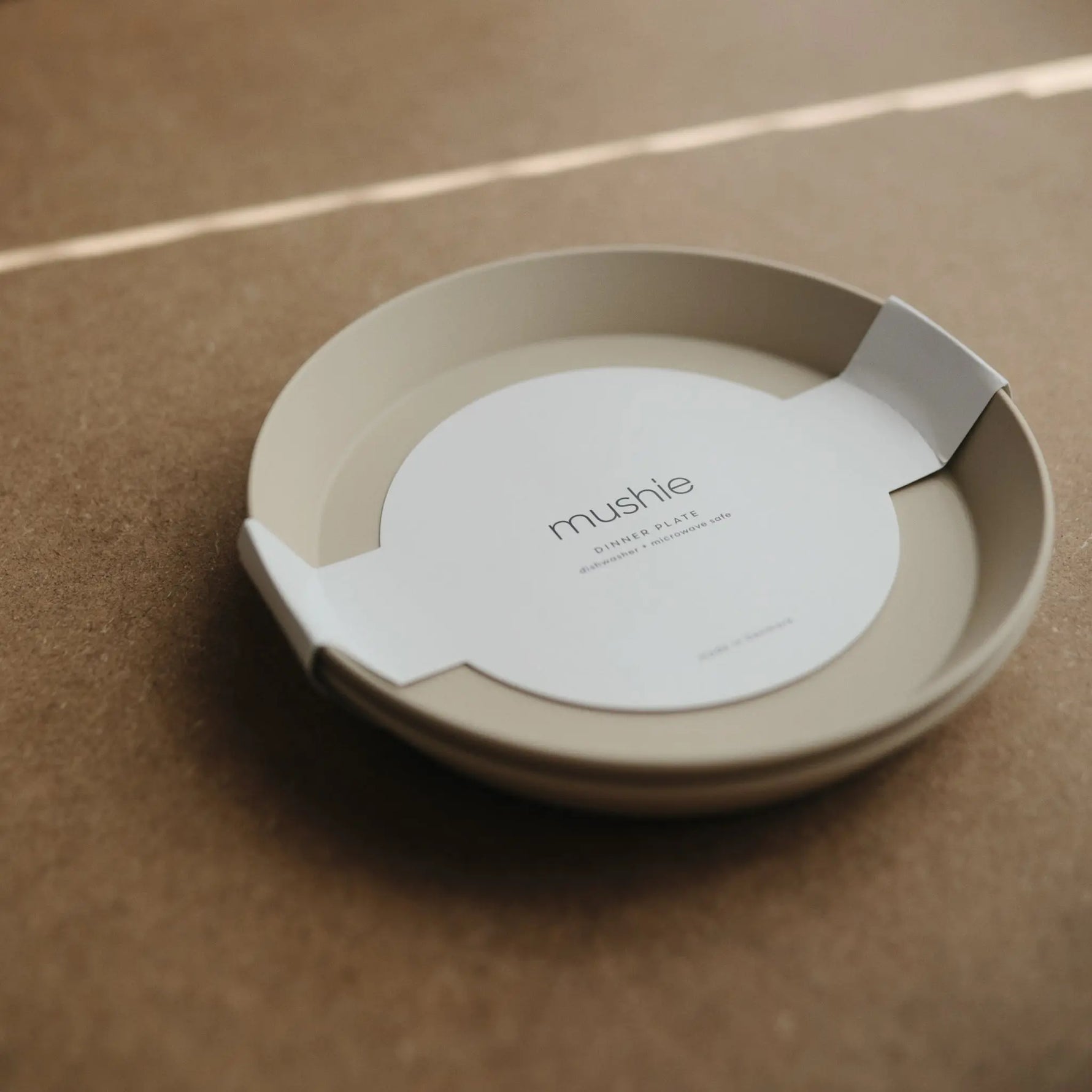 Mushie Round Dinnerware Plates BPA Free Plastic Set Dishwasher Microwave Safe - Home & Garden > Kitchen & Dining > Tableware > Dinnerware > Plates Dinnerware