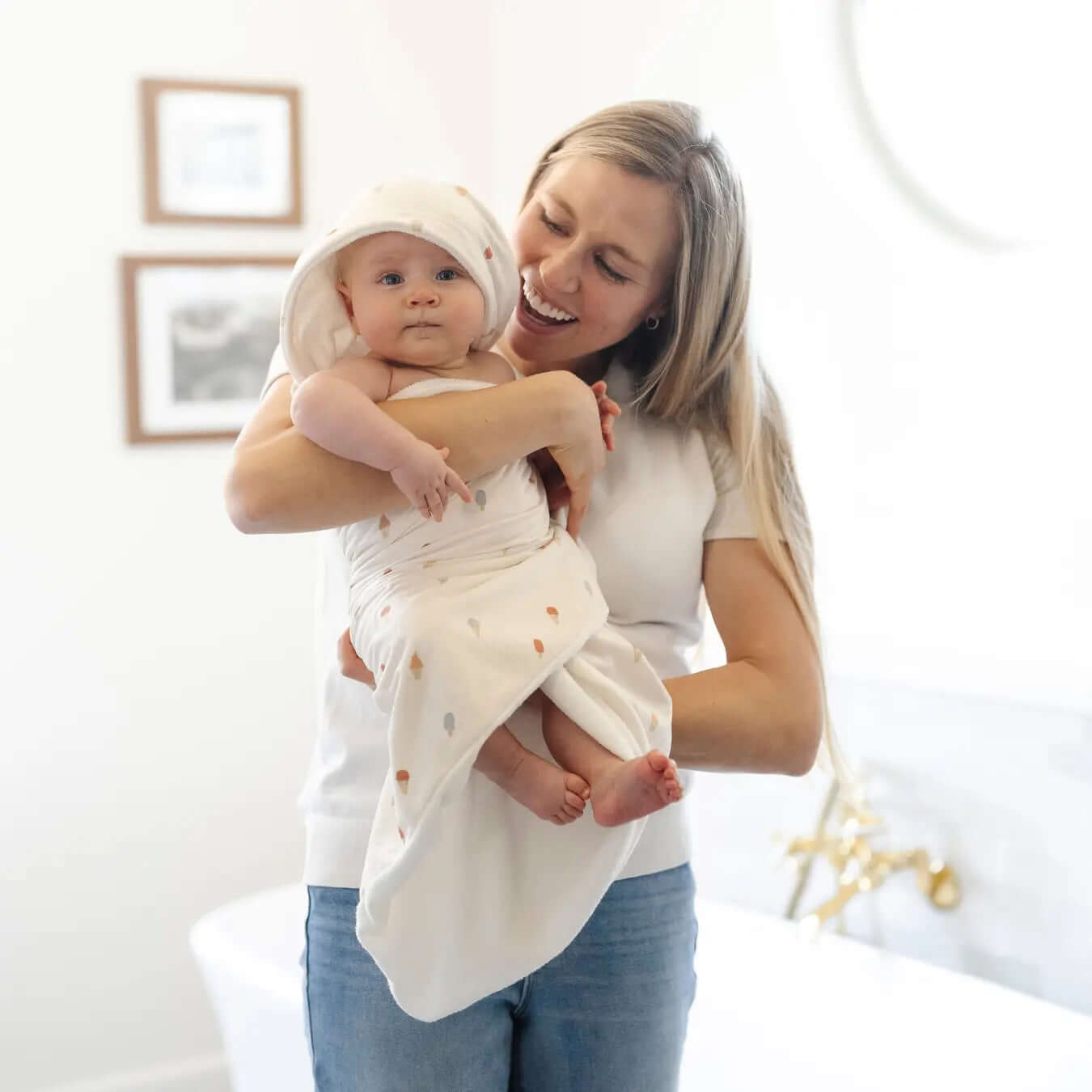 Saranoni Saranoni Hooded Towels Luxury Minky Baby Soft Cozy Deluxe - Everetts Place Boutique - 